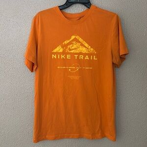 Men’s The Nike Tee T-shirt, Nike Trail, Dri-Fit, Orange, Small